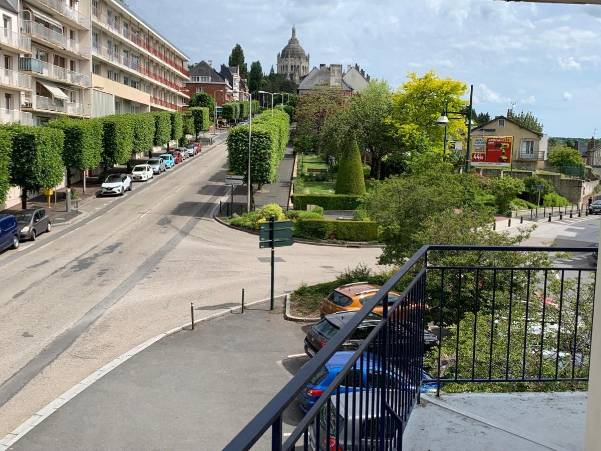 Au Coeur De Lisieux 83 M2 Et Vue Sur La Basilique Διαμέρισμα Εξωτερικό φωτογραφία